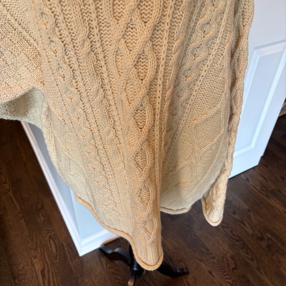 Never worn vintage Celtic Country wool cable knit sweater - Picture 4 of 9